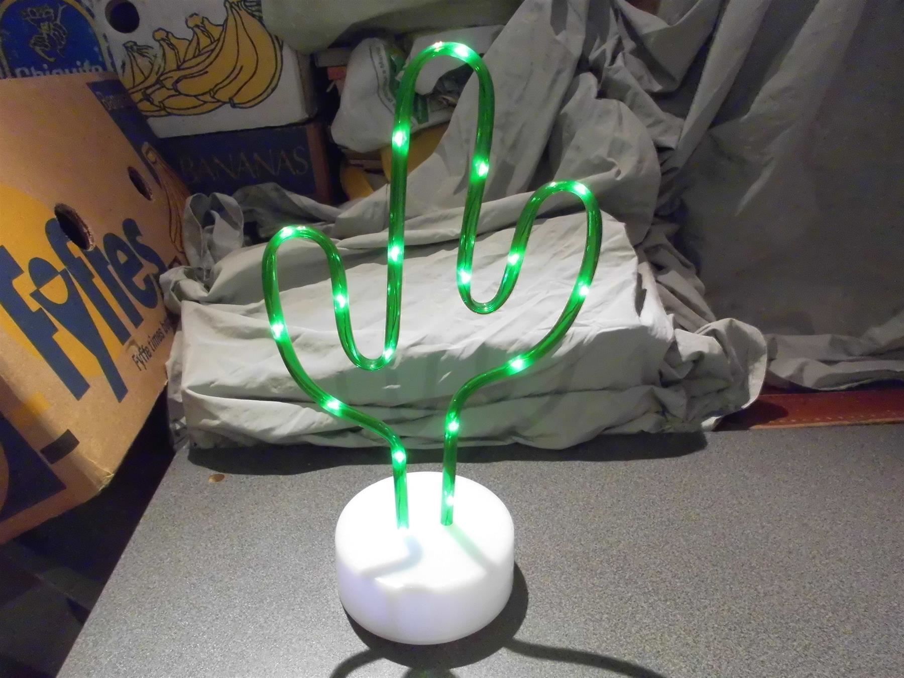Lampes: Leuchte Kaktus, grün – D'occasion à Zürich par Motzkuh