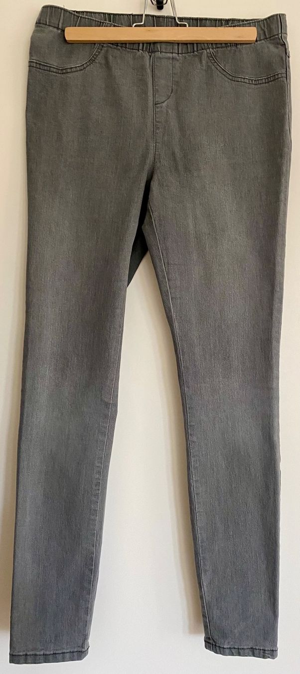 Jeans: Jeggings in Grau, Gr. 38 – Usato da Zürich venduto da Maria2021