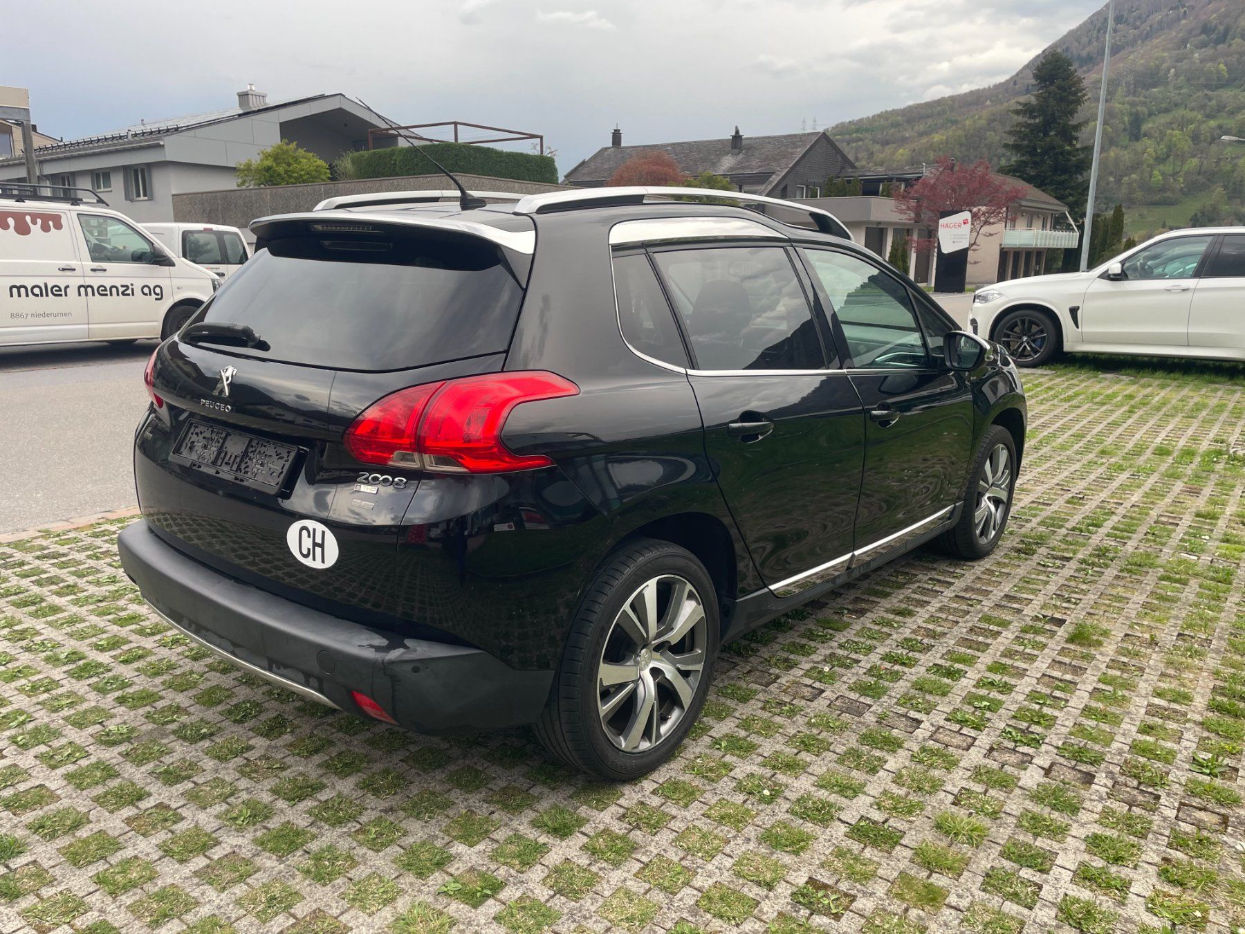 Peugeot Autos: 2016, Peugeot 2008 1.2 benzin – D'occasion à Bilten par Mietauto-Robert 3