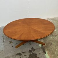 hochwertiger ovaler salontisch aus massivholz  mid century
