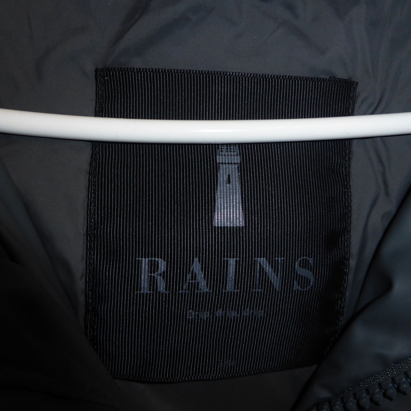 Rains Jacken: Winterjacke RAINS, Gr. S/M – Gebraucht aus St.Gallen von regenbogen5 2