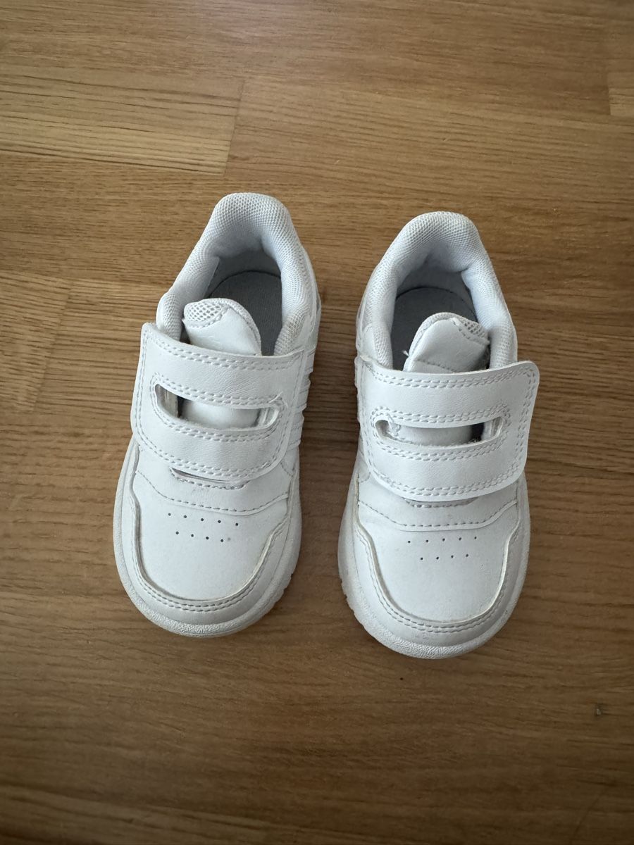 Adidas Scarpe per ragazzi: Baskets Adidas blanches Taille 23 – Usato da La Chaux-de-Fonds venduto da kel_9khc 1