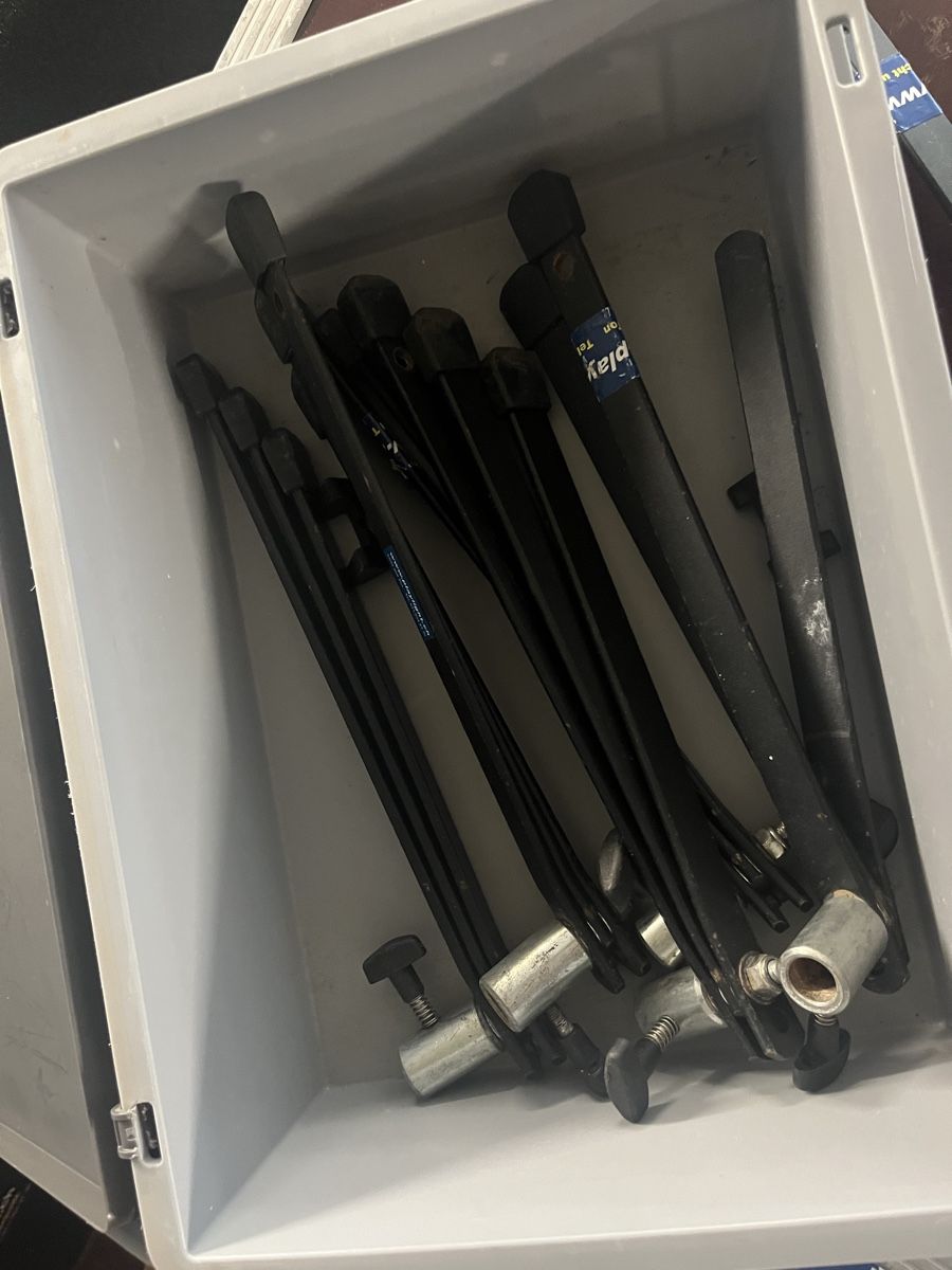 Manfrotto Wandhalterungen: Manfrotto Stative 6 Stück – Gebraucht aus Nesslau von Pbon 1