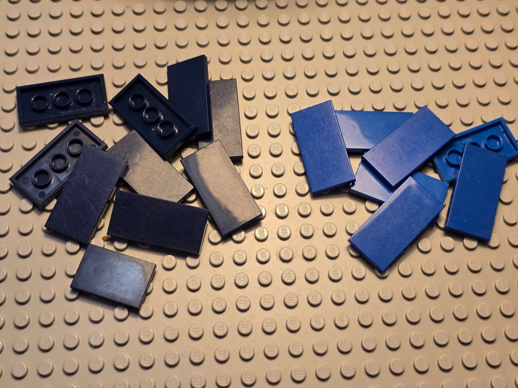 Lego Kit di costruzioni: Lego 17x Fliesen  blau – Usato da Basel venduto da Swi-7621