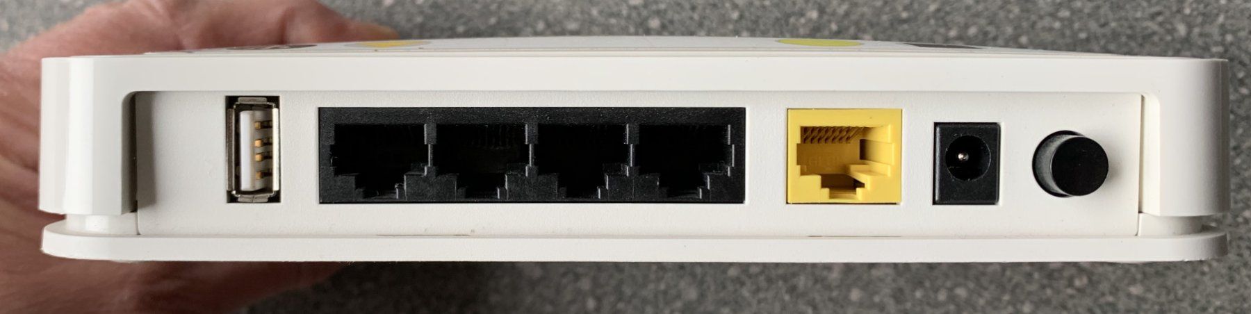 Netgear Modem & Router: N300 Wireless Router (Netgear) – Usato da Wilderswil venduto da Famfriedli 2