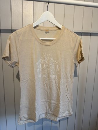 Damen T-Shirt beige mit Motiv Wandern fast neu