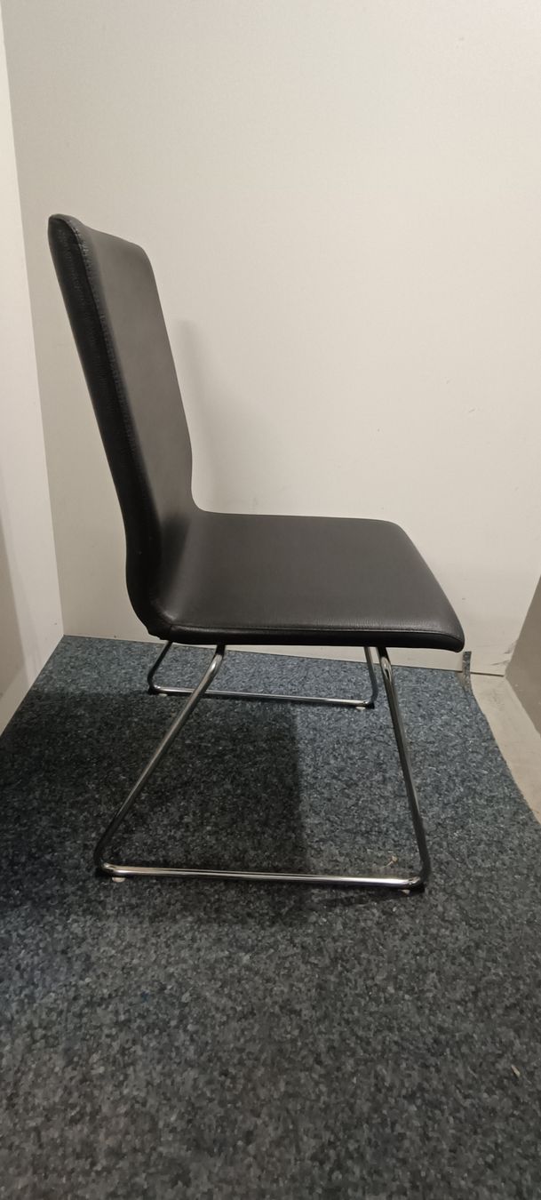 Ikea Sedie: 4 Esszimmer Stühle Schwarz  – Usato da Pfäffikon ZH venduto da K-V-M 2