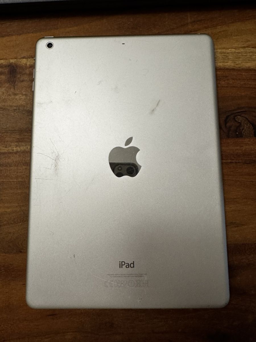 Apple Tablet PC: Ipad Air 1. Gen A1474 / 2013 – Usato da Hombrechtikon venduto da sz357 1
