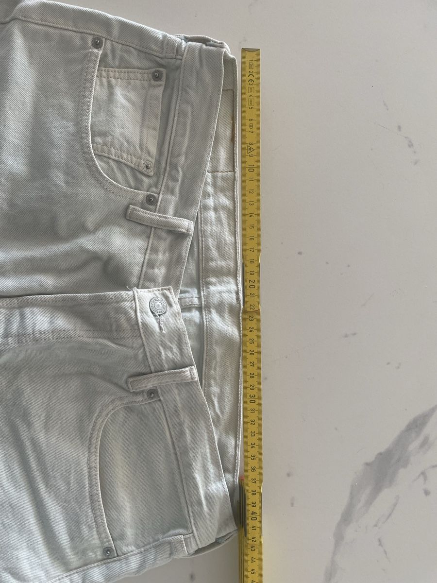 Levi's Jeans: Coole Levi's Damen Shorts – Usato da Opfikon venduto da janineschlosser 1