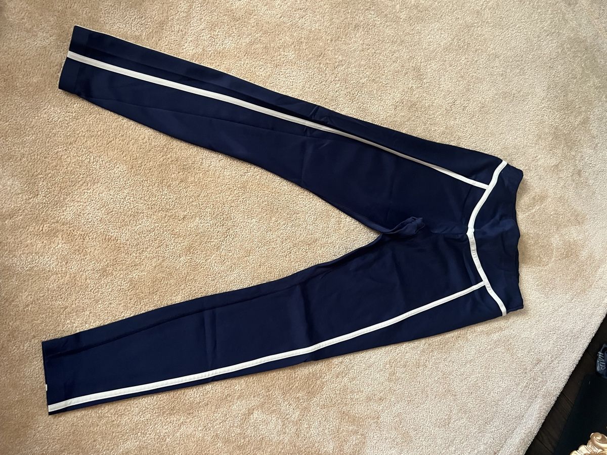 Leggings: 3 Designer Sport Legging Gr. M – D'occasion à Kilchberg ZH par Lisavivienne 4