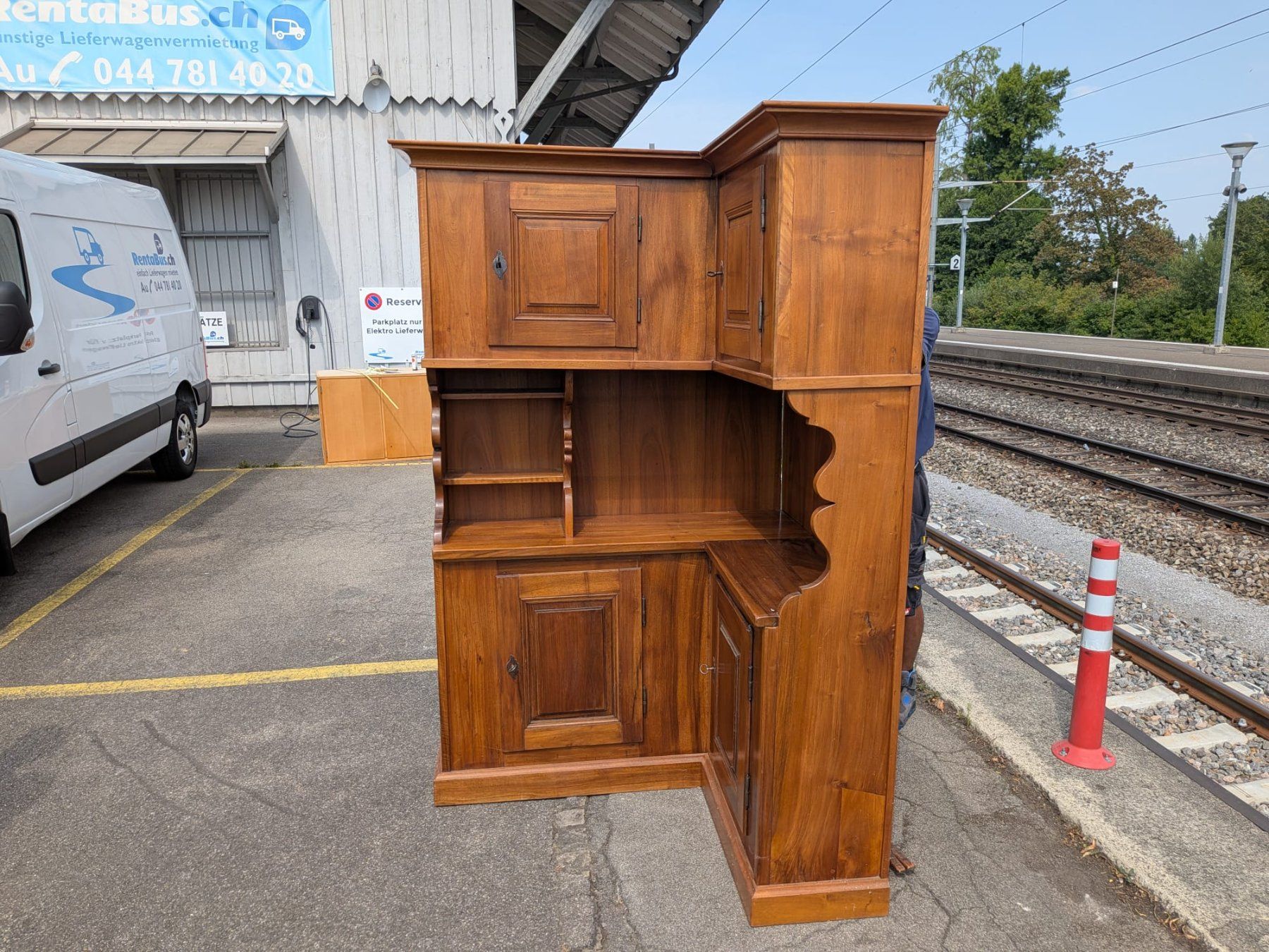 Buffets: Eckbuffet Holz, 4 Türen, Ablagen - Ref. 07/30 – D'occasion à Au ZH par BrockiAu 1