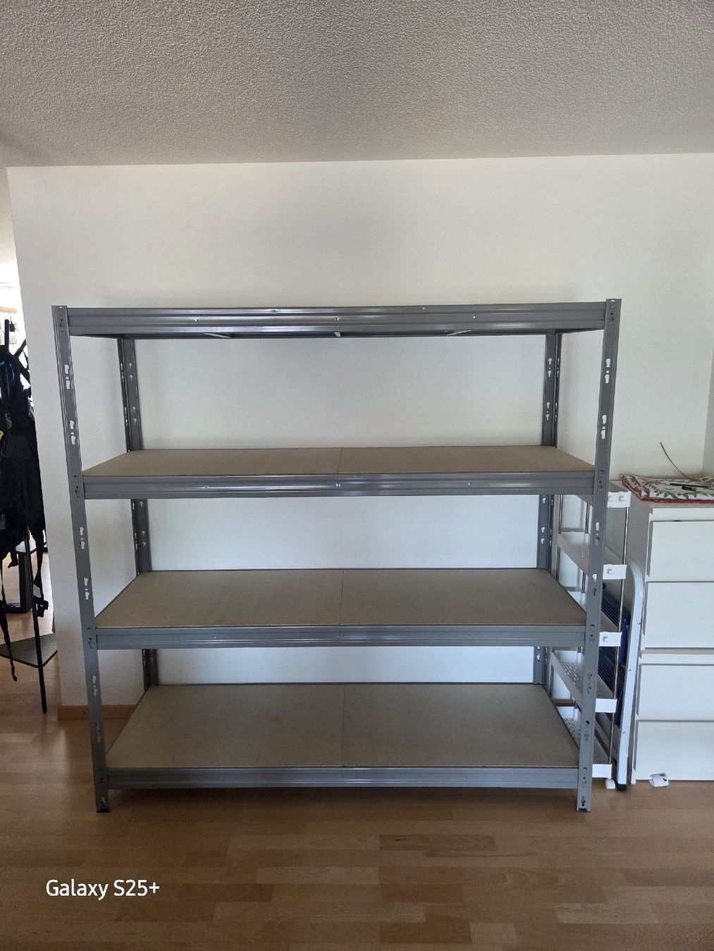 Scaffali: Robustes Metallregal zu verkaufen – Usato da Studen BE venduto da wellingtonrueesch 1