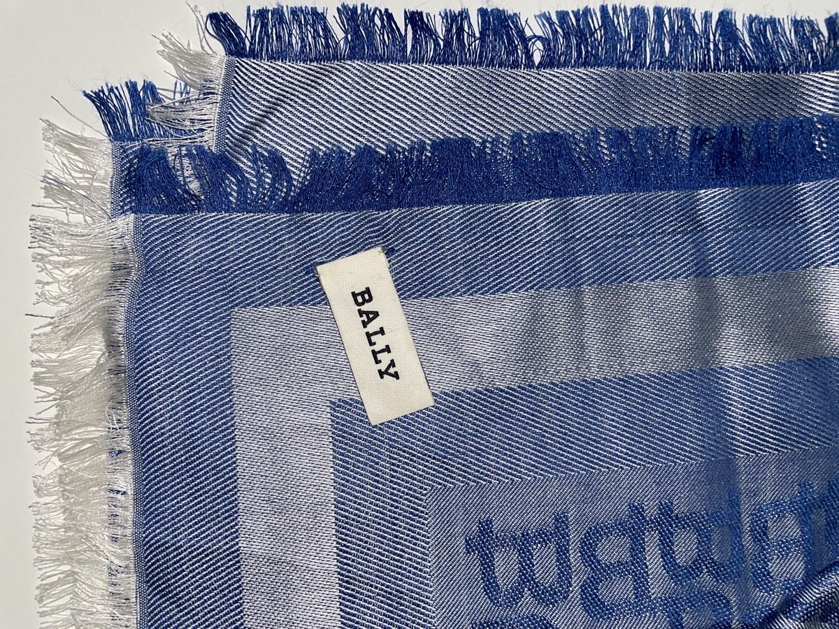 Bally Foulard & Sciarpe: Bally scarf 65%Silk and 35%Wool mix – Nuovo (secondo la descrizione) da Comano venduto da alice_x26x 2