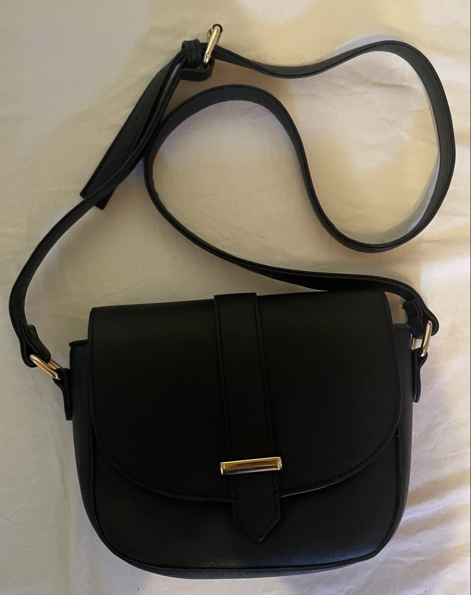 Taschen für Damen: Schwarze Tasche neuwertig – Neu (gemäss Beschreibung) aus Jonen von vik_7rcj