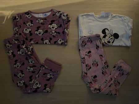 2× Minnie Mouse Pyjama Gr. 98–104
