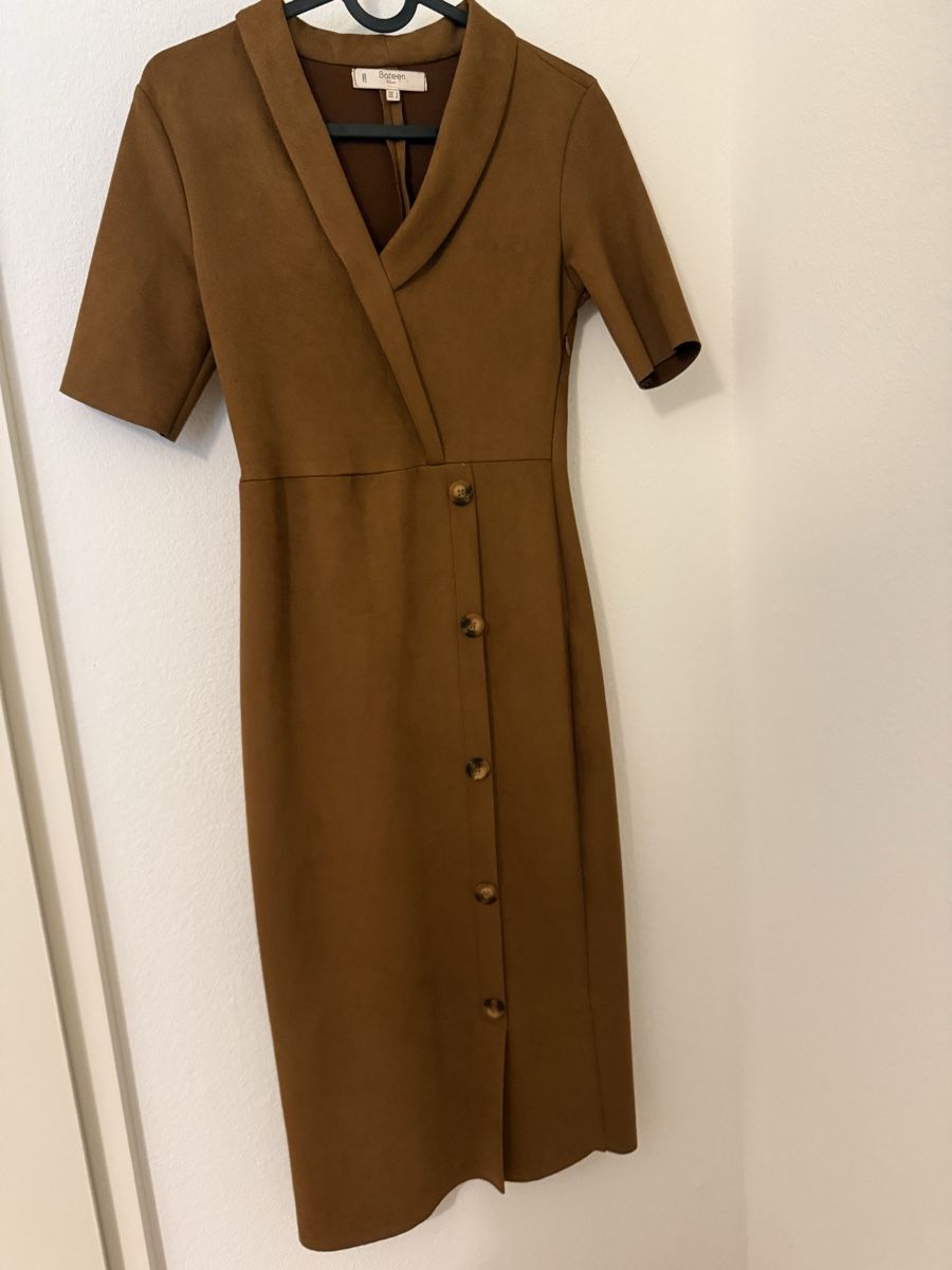 Vestiti: Midikleid Camel Wildleder-Optik, Knopfleiste – Usato da Zürich venduto da Rz328 4