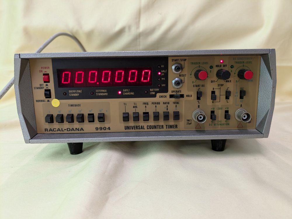 Racal-Dana 9904 Universal Counter Timer (Defekt) in Port für CHF 22 ...