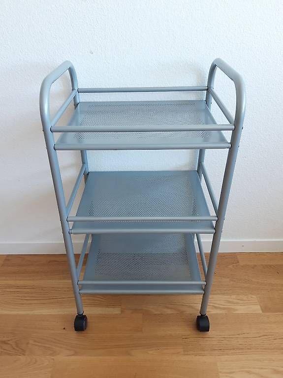 Carrelli di servizio: Rollwagen // Desserte // Trolley – Usato da Cologny venduto da els_tvj8