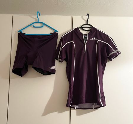 Farradtrikot mit Hosen - Grösse XL - Marke AESSE