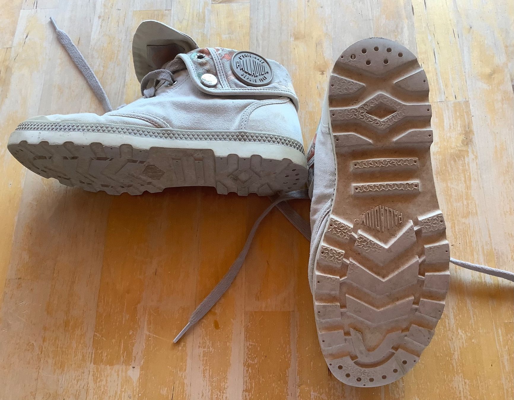 Palladium Scarpe da donna: Chaussure Palladium beige taille 38 – Usato da Le Noirmont venduto da Thiwen-Ric 2
