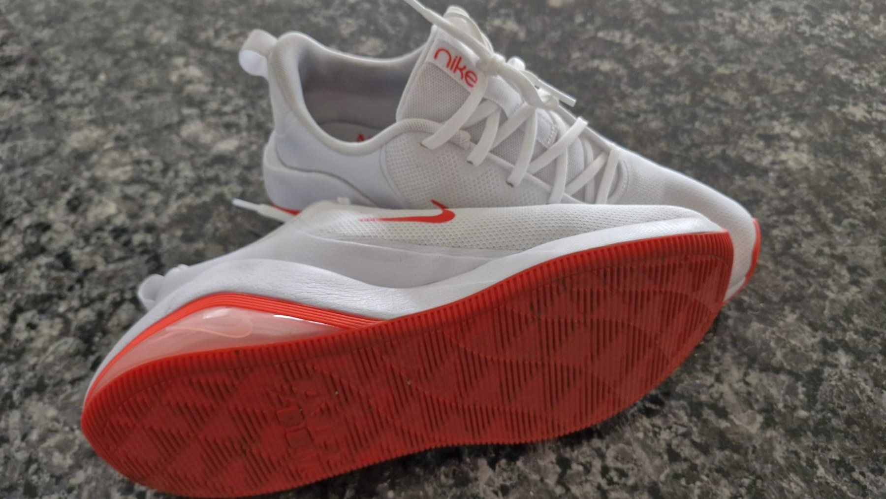 Nike Damenschuhe: AIR ZOOM BELLA 7 - Trainingsschuh – Gebraucht aus Neuenegg von ChKa84 2