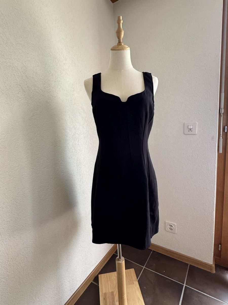 French Connection Vestiti: French Connection Schwarzes Kleid Liebling S – Nuovo e nell'imballaggio originale da Veyras venduto da ValClasse 5