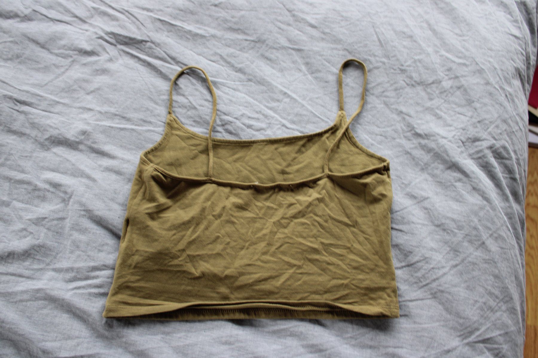 Top: Crop Top Spaghettiträger – Usato da Hombrechtikon venduto da lehnerrr 1