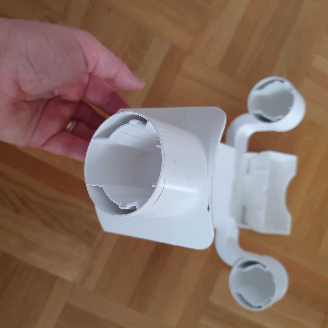 Sonstige Dekorationen & Accessoires: Support murale pour aspirateur akku – Gebraucht aus Prilly von RoDyRe 5