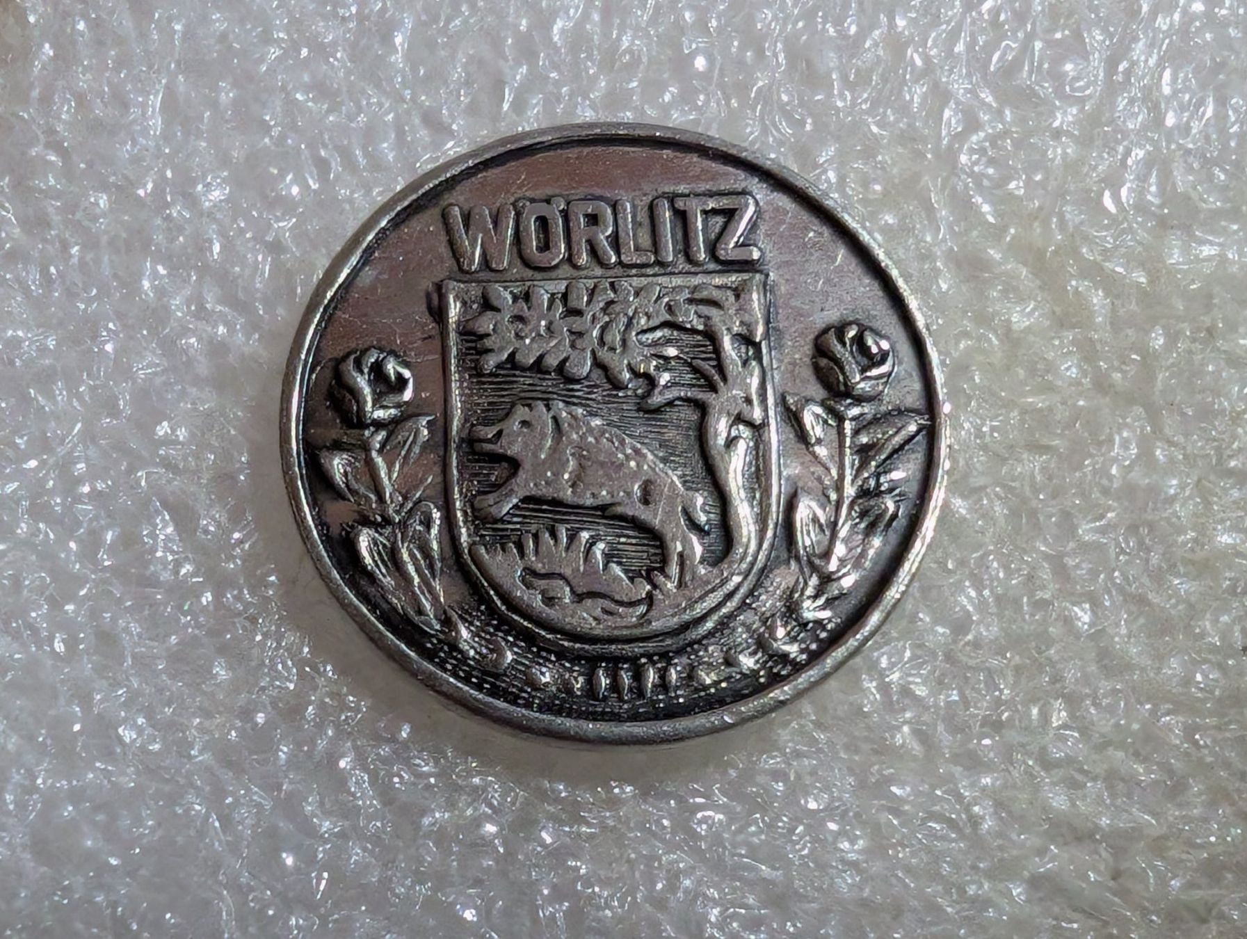 Placchette & Badge: Ansteckpin 219: Wörlitz – Usato da Oppligen venduto da Pin-Fall-Shop