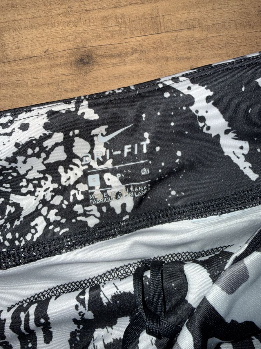 Nike Leggings: Damen Leggings Nike Dri-Fit – Usato da Mümliswil venduto da eliaane 1