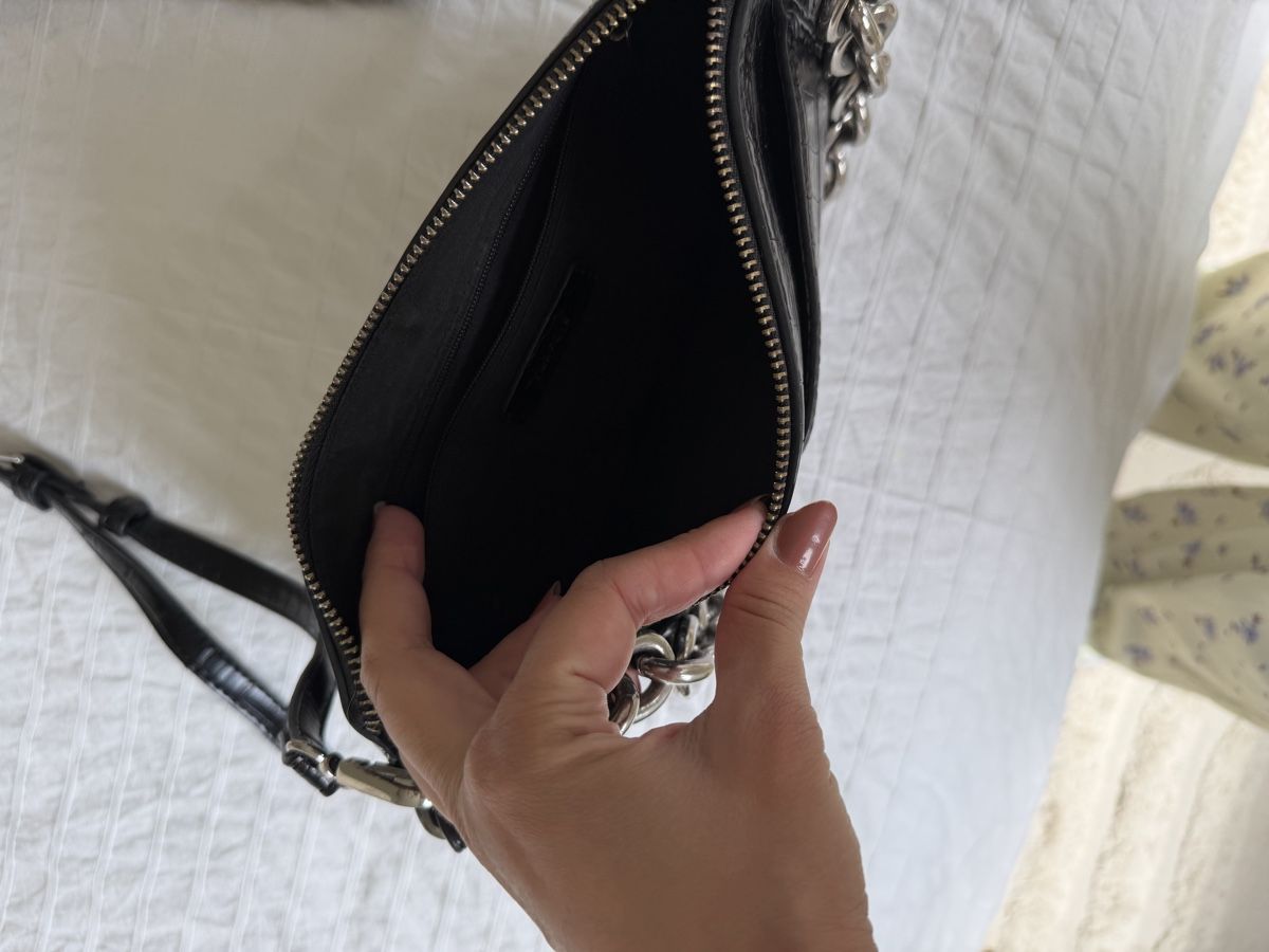 Borse da donna: Schwarze Umhängetasche mit Kette – Usato da Ostermundigen venduto da sil_kcw2 3