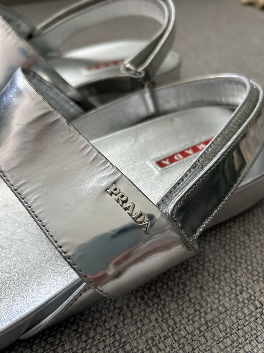 Prada Scarpe da uomo: Prada Sandalen Gr. 41 Silber – Usato da Arlesheim venduto da Mega.Mindy 3