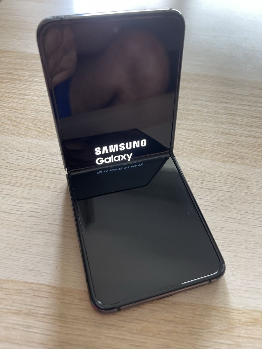 Samsung Handys / Smartphones: Samsung Zflip 4 – Gebraucht aus Biel/Bienne von ham_wf9n 2