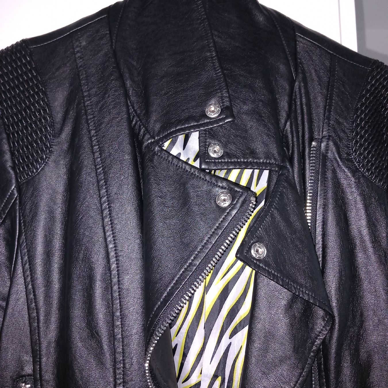 Giacche: Kunstleder Jacke schwarz. – Usato da Aegerten venduto da gismolini 6