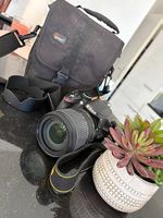 Nikon D3200 + 18-55mm Objektiv + Tasche  guter Zustand