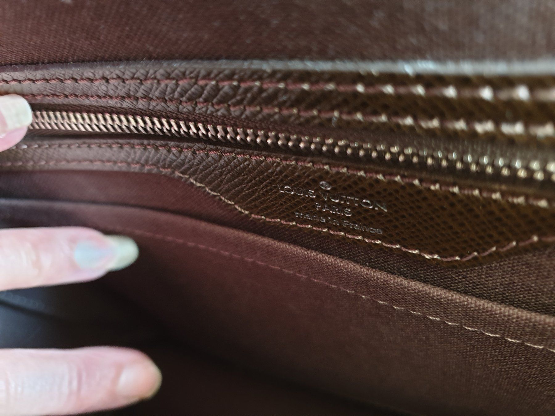 Louis Vuitton Taschen: Louis Vuitton Alexei Messenger Taïga braun – Neu (gemäss Beschreibung) aus Bottmingen von sandy_2 6
