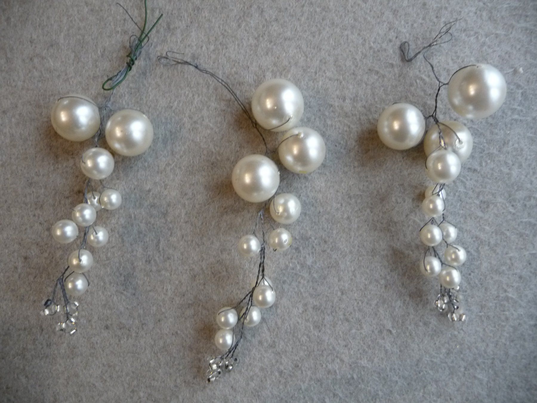 Toutes les décorations: Alter Christbaumschmuck "Trauben" Deko Perlen – D'occasion à Alpnach Dorf par marvo