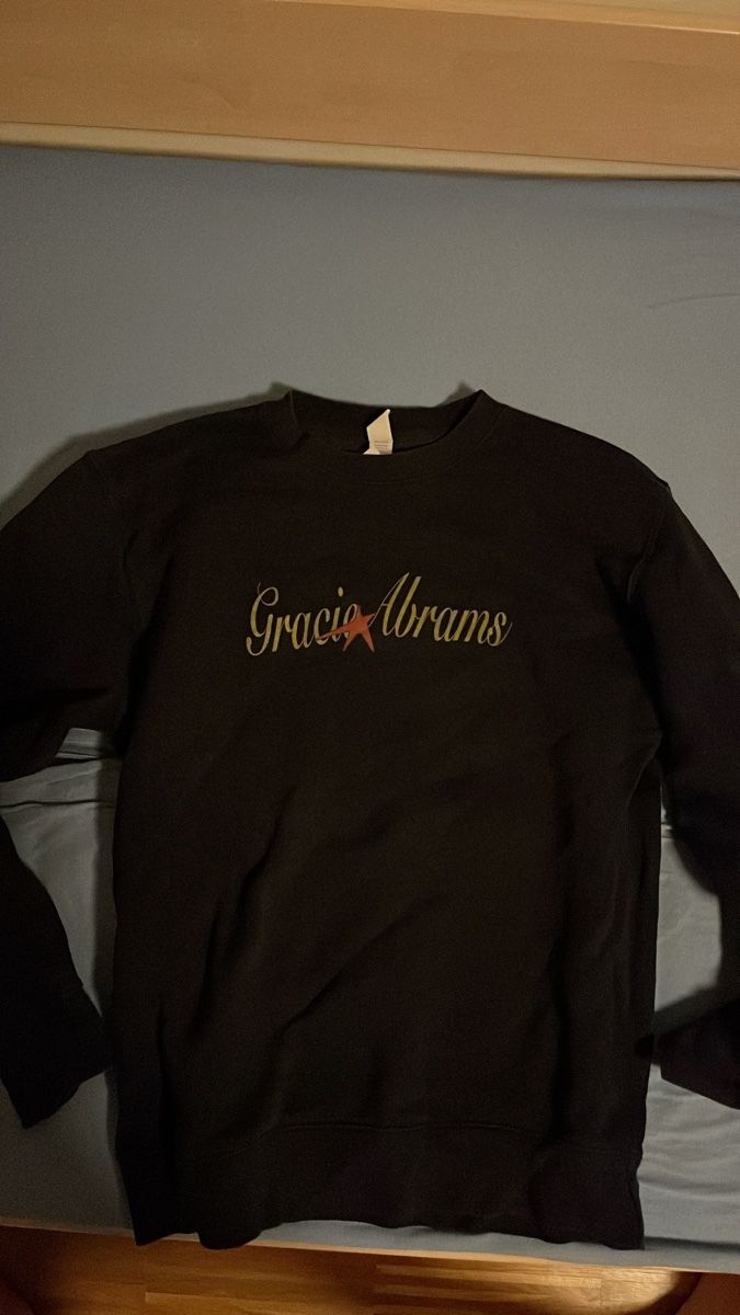 Pulls & Sweat-shirts: Gracie Abrams Pullover Dunkelblau Grösse M Kaum Getragen – Neuf (Voir description) à Zürich par lia_szs8