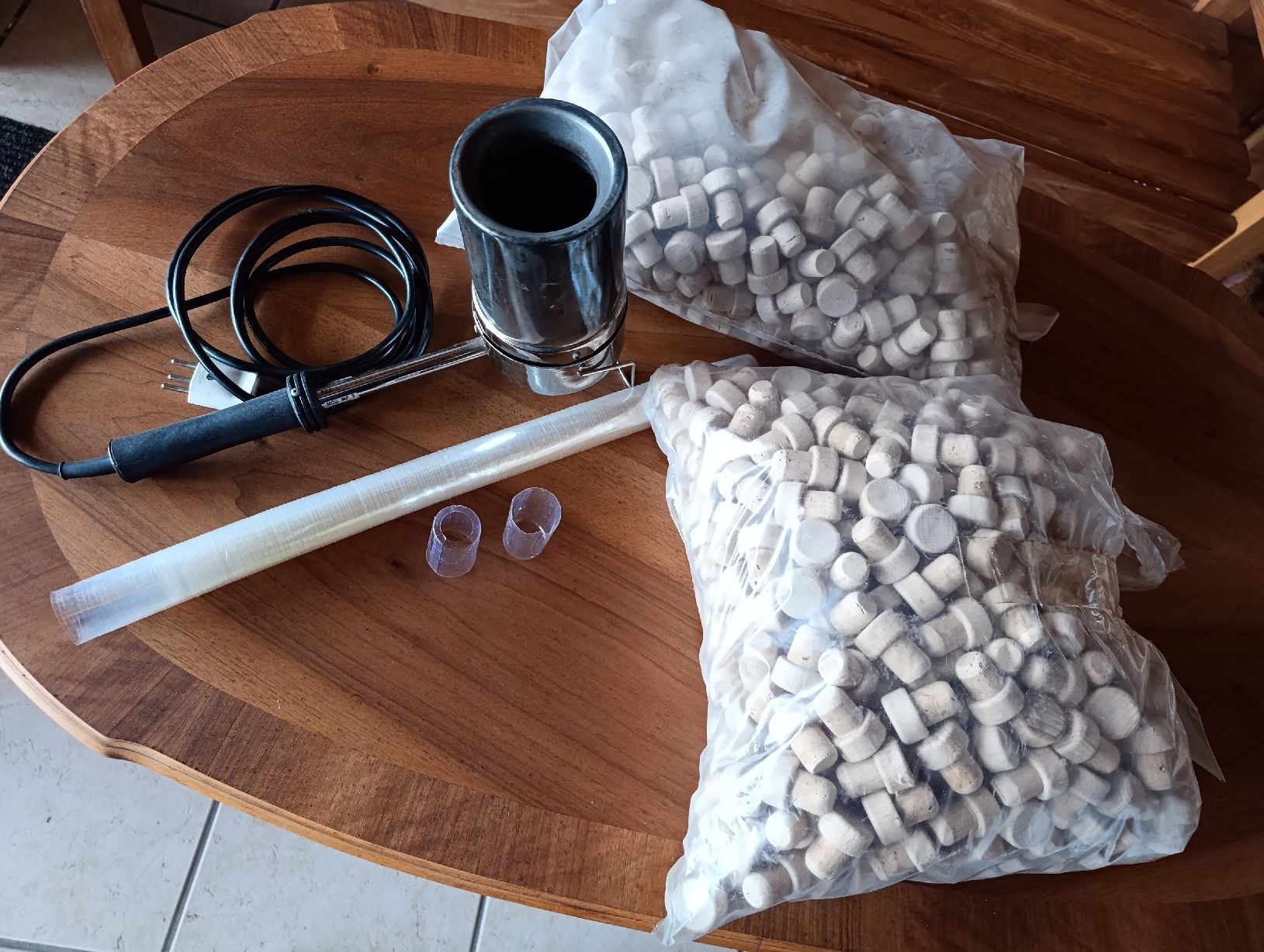 Apribottiglie & Tappi per chiusura: Handschrumpfgerät+Schrumpfkapseln+ Korkzapfen – Nuovo (secondo la descrizione) da Horriwil venduto da Kaprifol