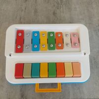 Xilophon und Klavier für Kleinkinder