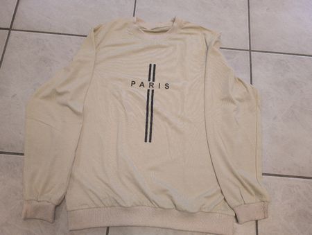 Pull beige "Paris" taille M, idéal pour la mi-saison!