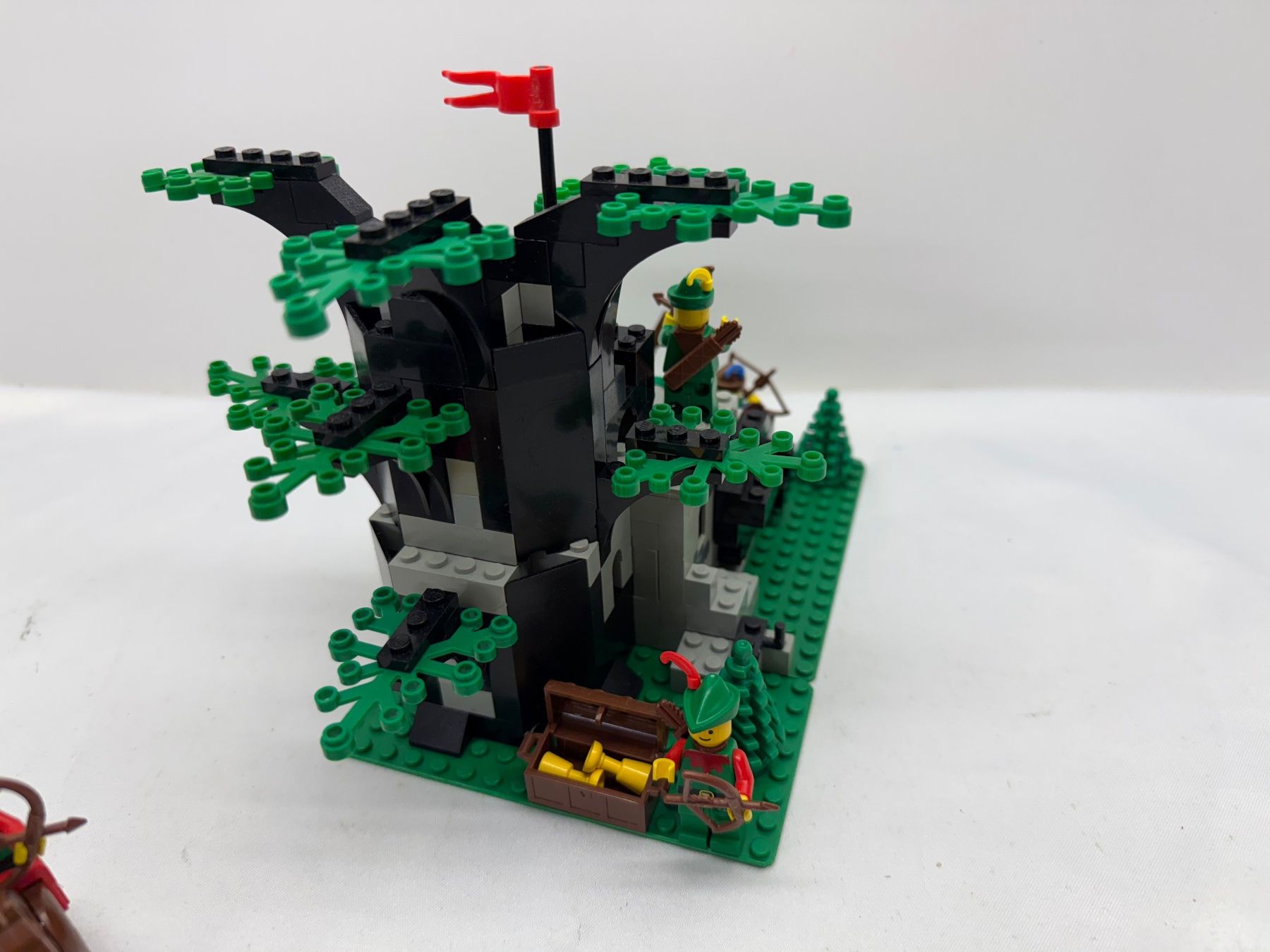 Lego Kit di costruzioni: LEGO Castle 6066 Camouflaged Outpost - Forest Men – Usato da Burgdorf venduto da Pistar 4