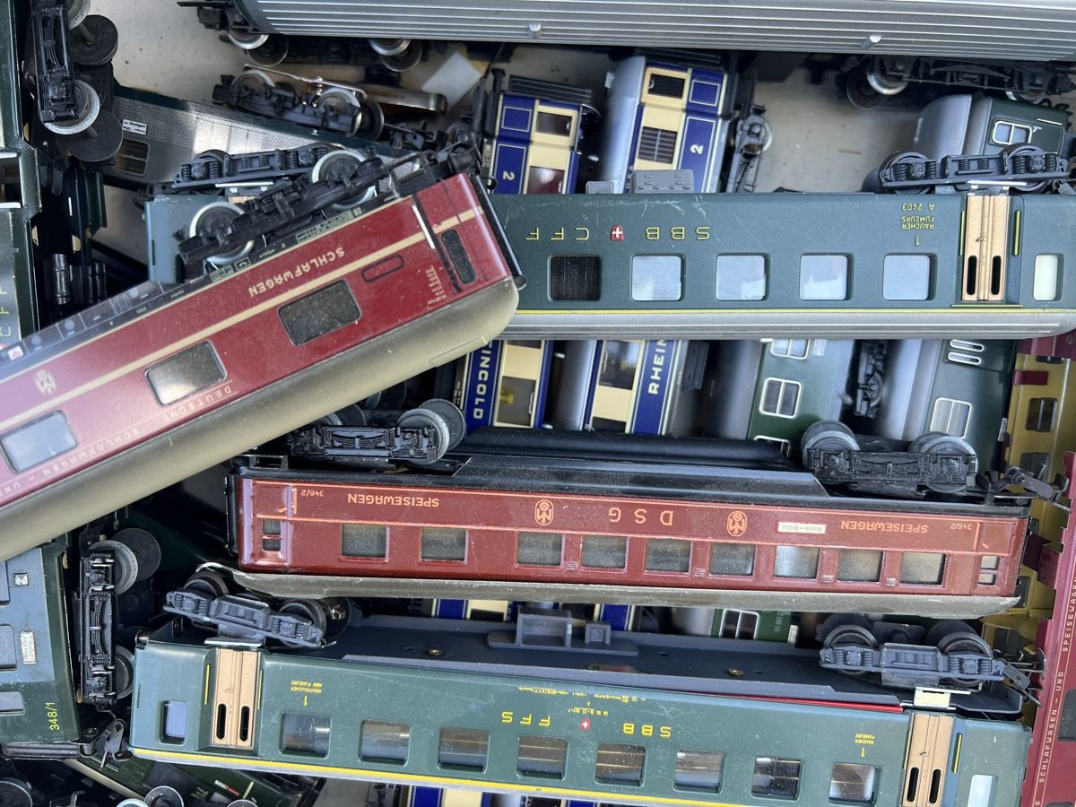 Märklin Modellini di ferrovie: 22 Modelleisenbahn Waggons diverse – Usato da Dittingen venduto da Bellevista 4