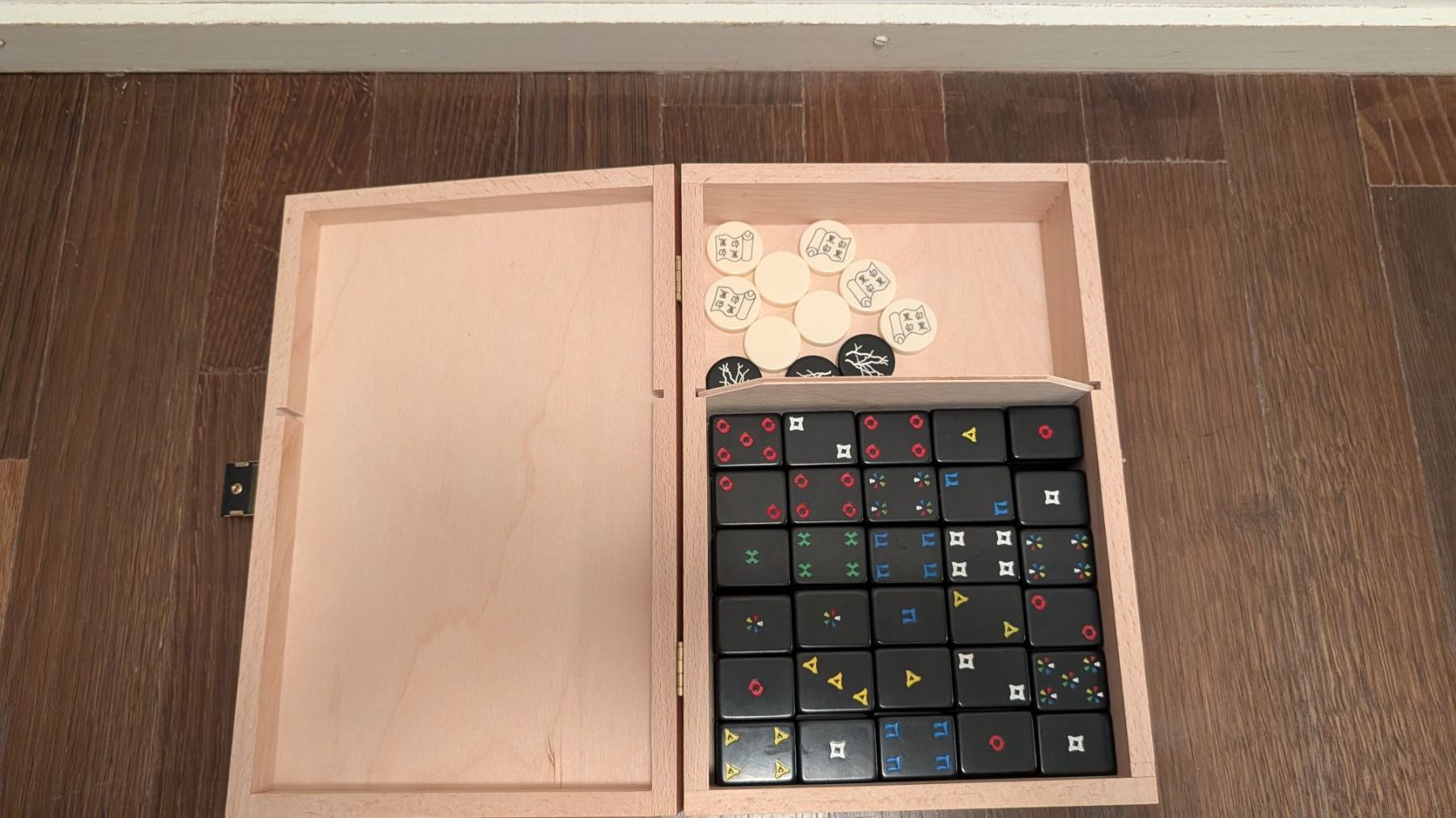Spiele: Hanabi Deluxe Spiel – Gebraucht aus Adliswil von edi_5m7l 1