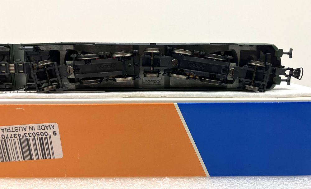 Roco Modelleisenbahnen: Roco 43770 H0= schöne Landi Doppel-Lok Ae 8/14 SBB 11852 – Neu (gemäss Beschreibung) aus Thun von retoolinoo 6