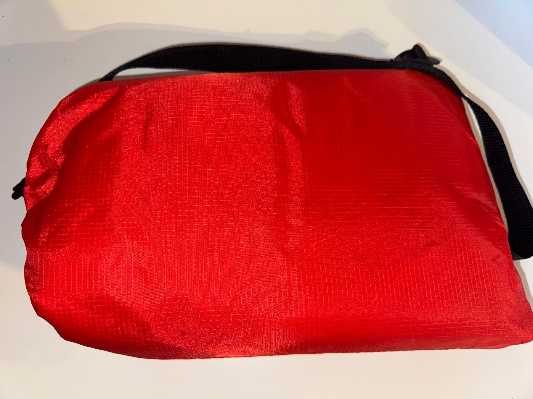 Kissen: rote Crivit AirLounge – Neu (gemäss Beschreibung) aus Grosswangen von Second_hand_paradise 2