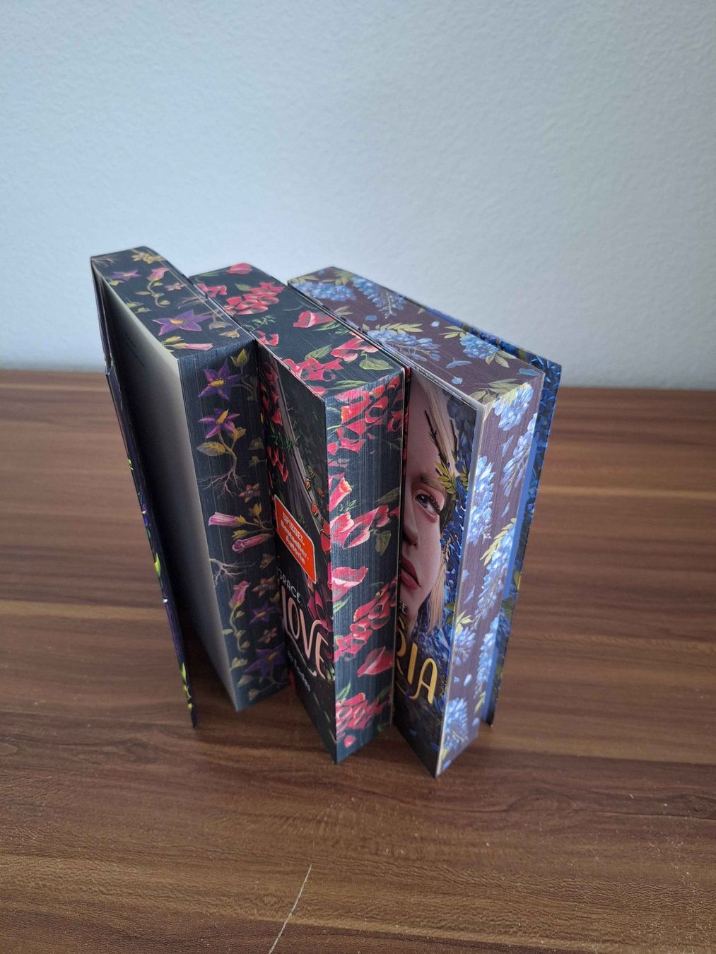 Bücher: Belladonna Trilogie mit Farbschnitt – Gebraucht aus Grenchen von LadyCalis 1