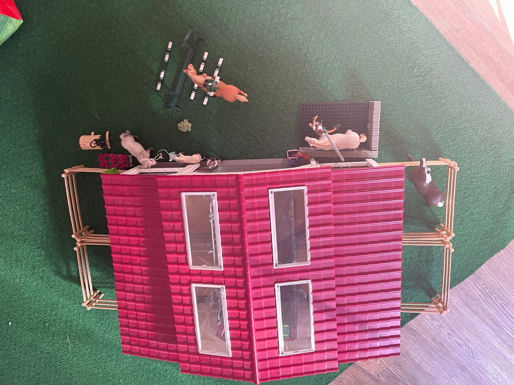 Schleich Giocattoli: Schleich Pferdestall  – Usato da Beinwil am See venduto da limaalpha1986 1