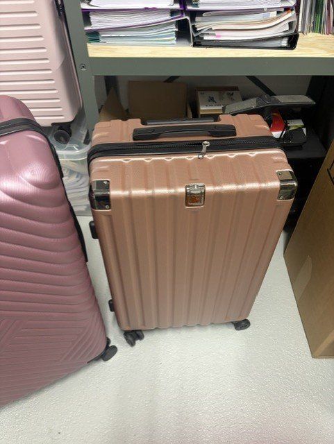 Valises de voyage: Koffer mittel neu! – Neuf (Voir description) à Stachen par mar_658b
