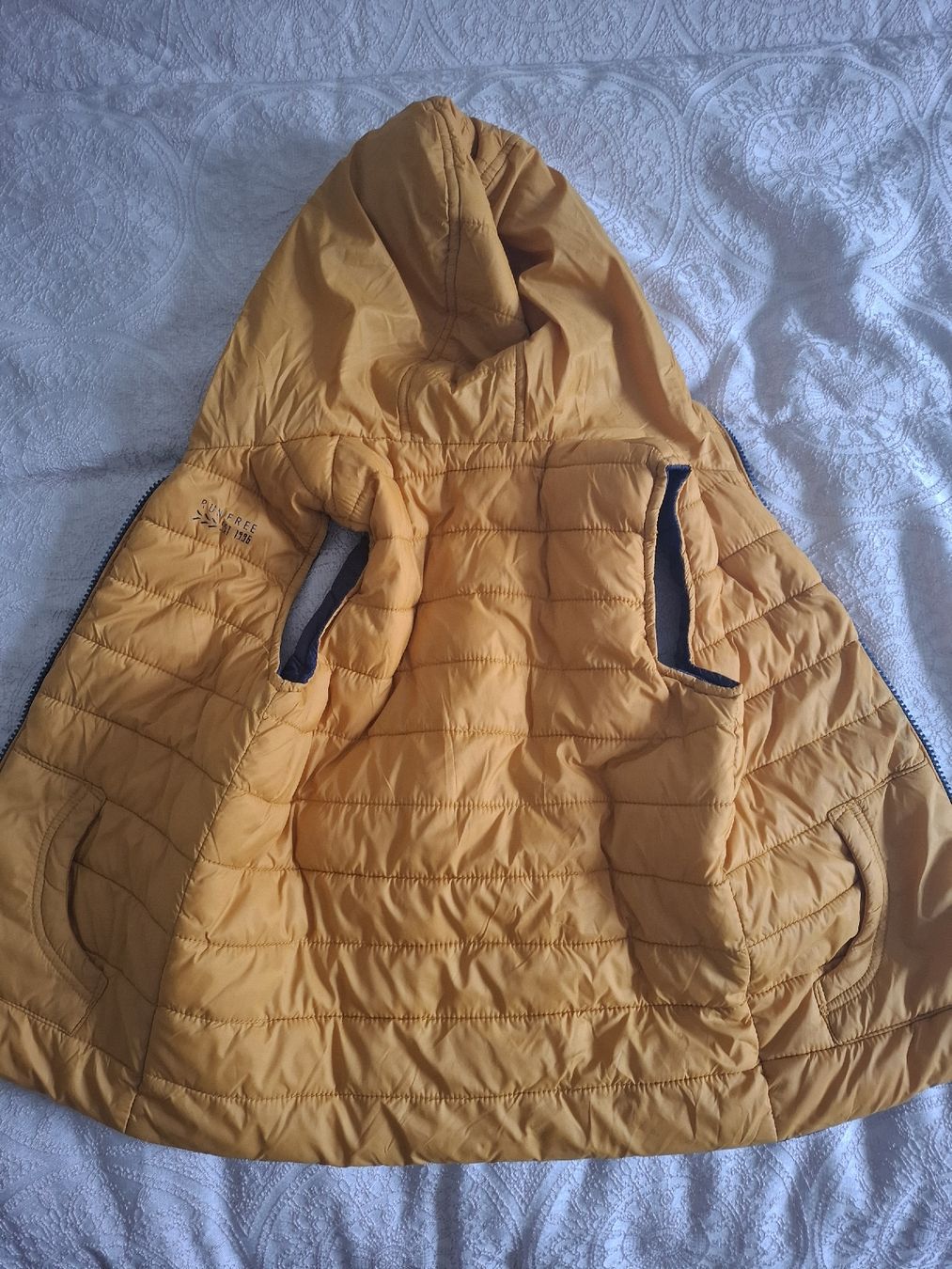 C&A Altro abbigliamento per bambino: 2seitig weste gr 110 – Usato da BALSTHAL venduto da ANNUCCIA_1 1